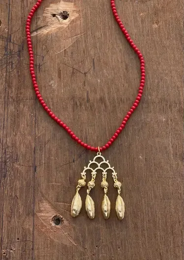 Coral with 4 Cardamom Pendants