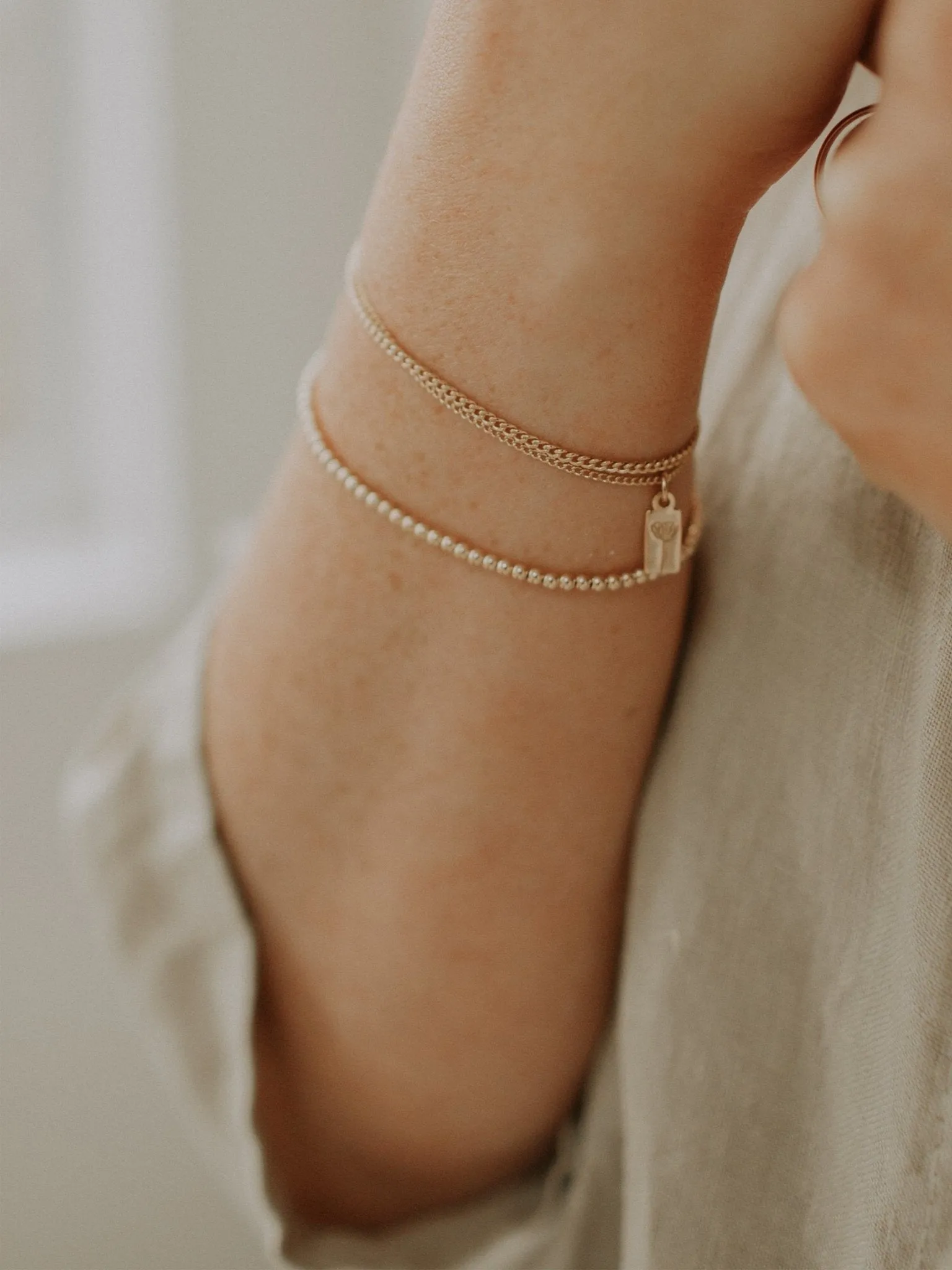 LIGHT CHAIN BRACELET