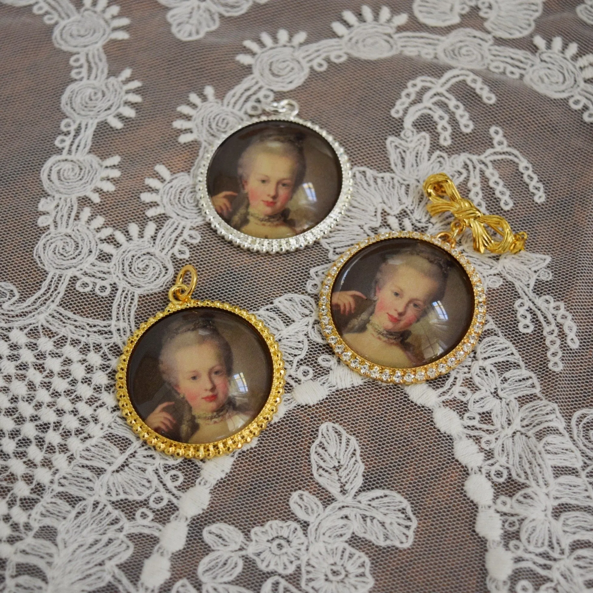 Miniature Portrait - Large Round - Marie Antoinette