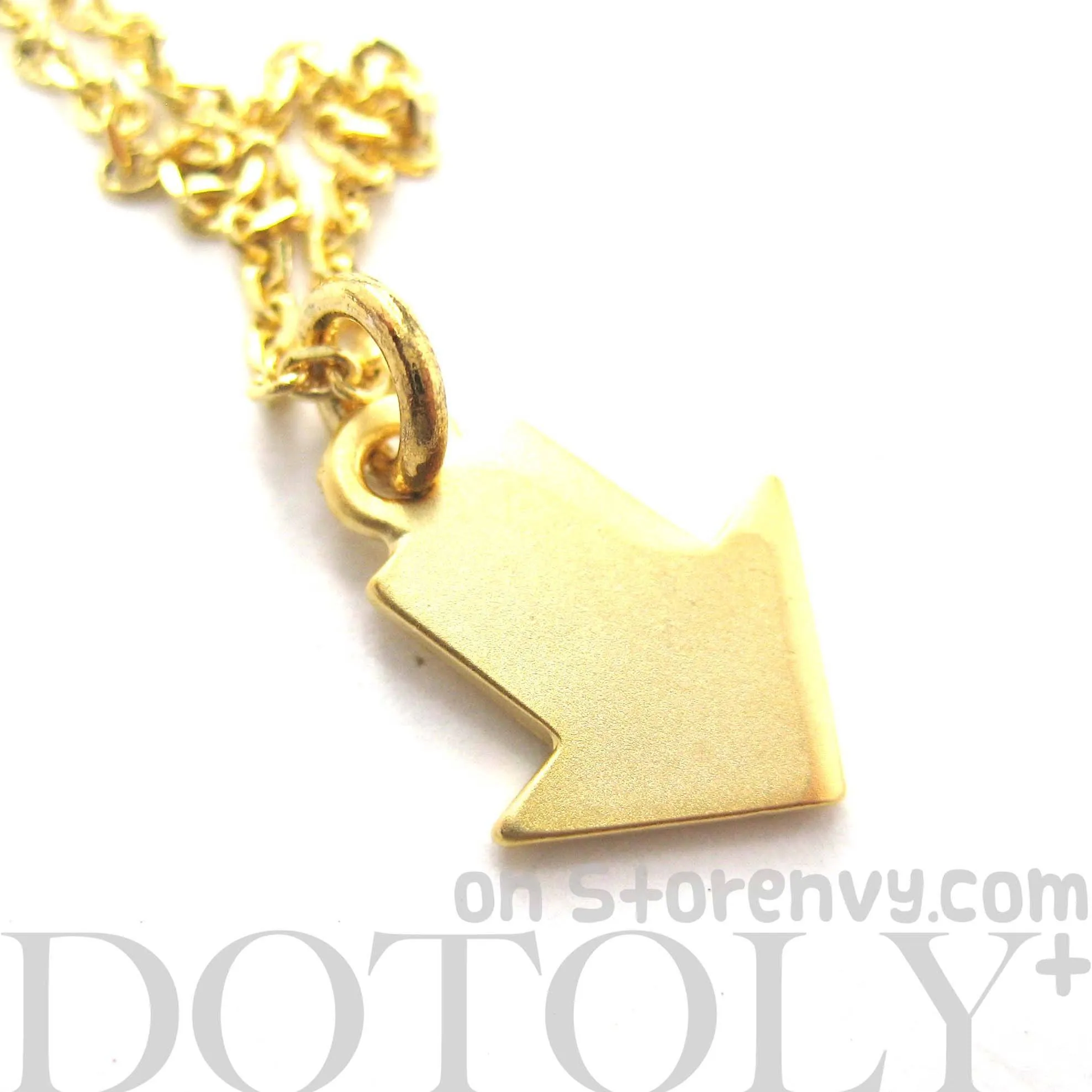 Simple Arrow Shaped Charm Pendant Necklace in Gold | DOTOLY