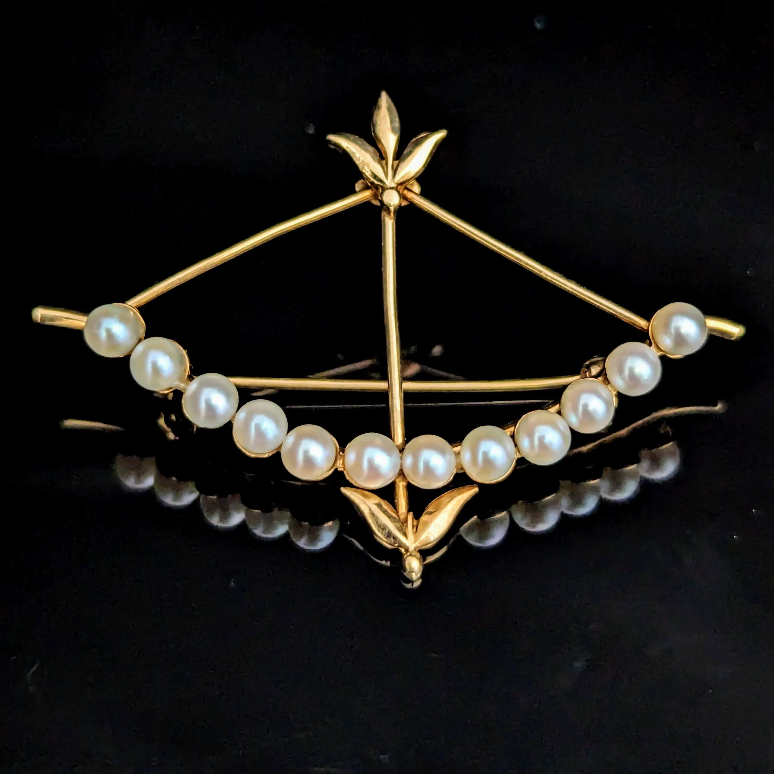 The Sylva - by Carl Art Inc. Vintage Pearls 14k Yellow Gold Bow and Arrow Brooch