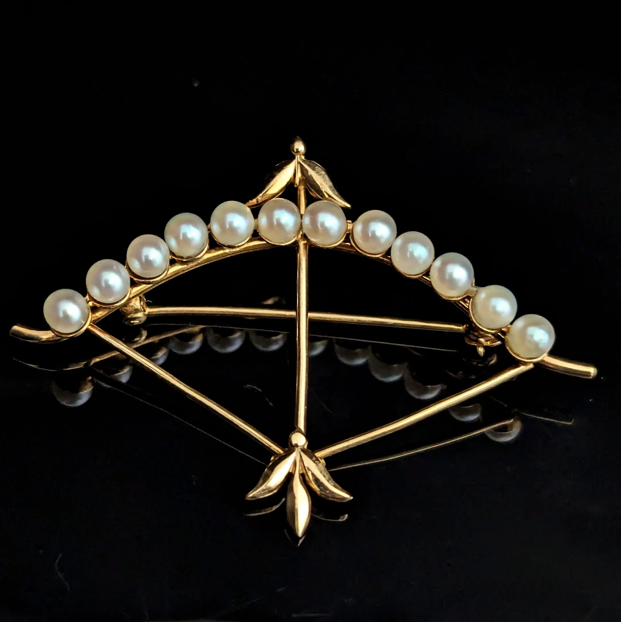 The Sylva - by Carl Art Inc. Vintage Pearls 14k Yellow Gold Bow and Arrow Brooch