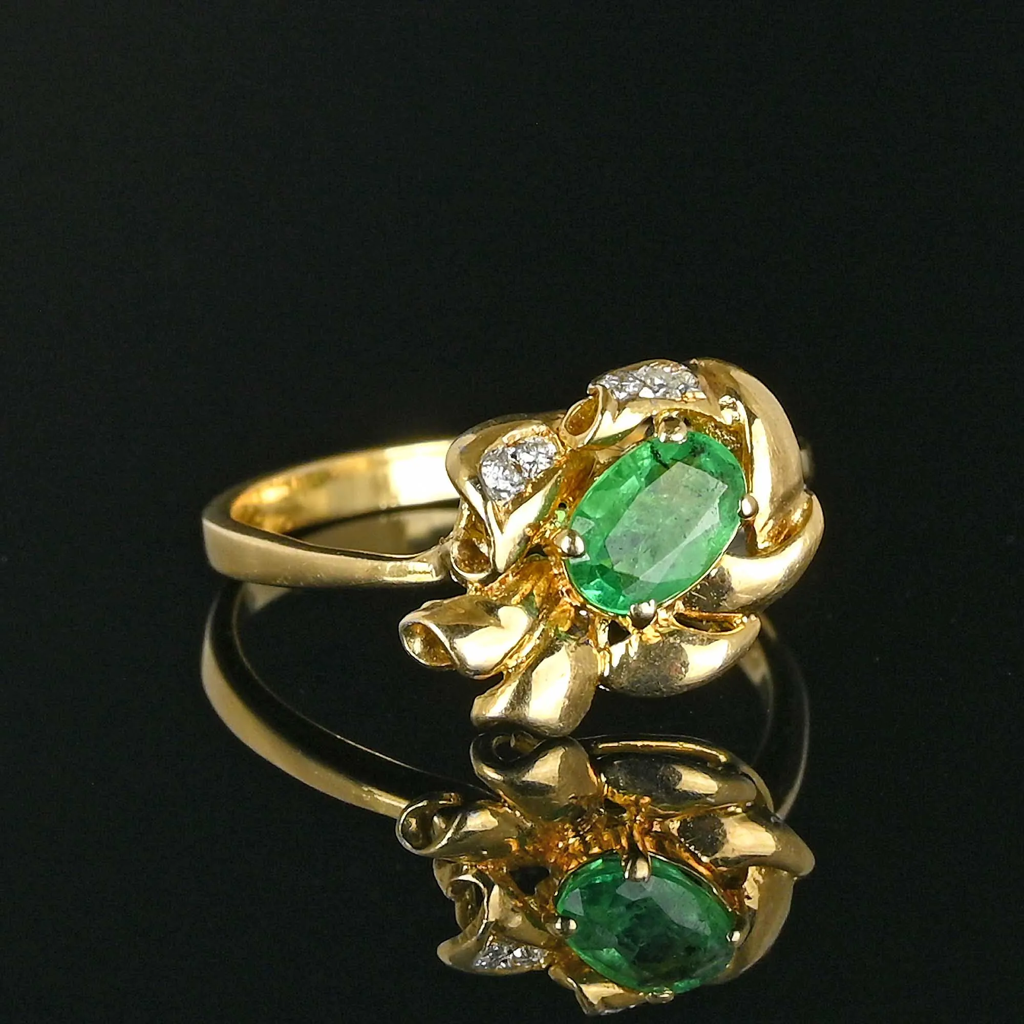 Vintage 14K Gold Bow Diamond Emerald Ring